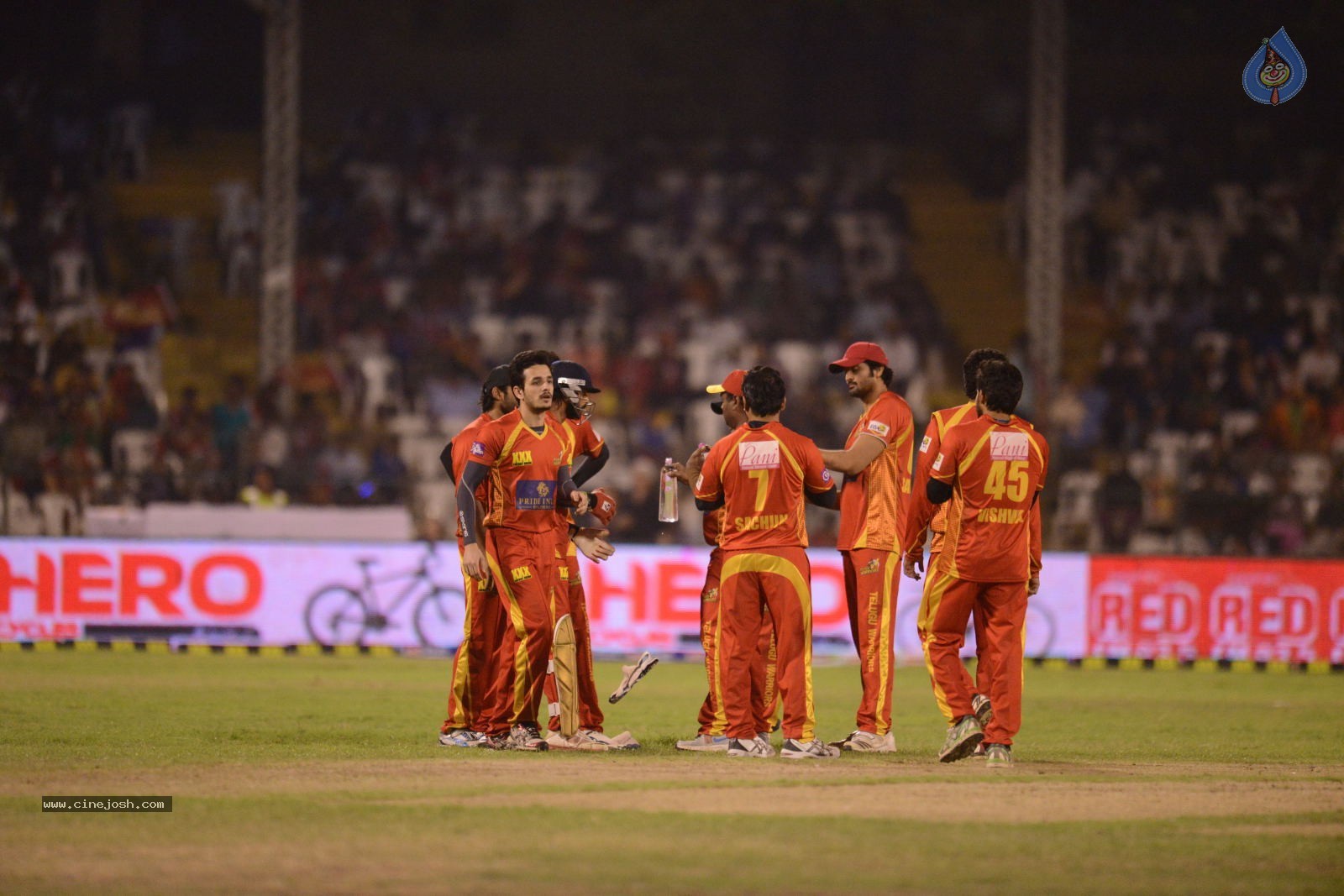 CCL5 Telugu warriors vs Bengal Tigers 01 - 137 / 214 photos