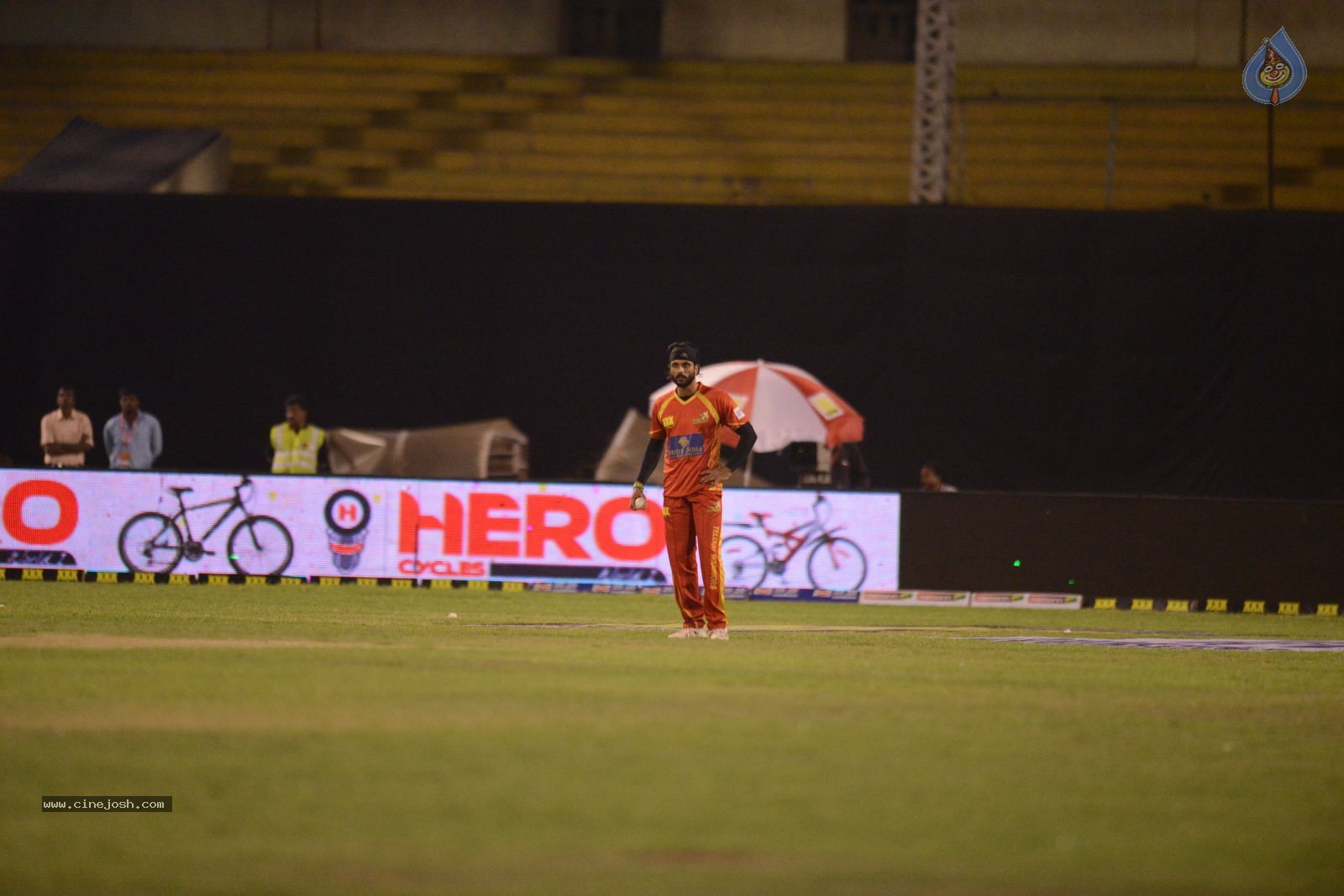 CCL5 Telugu warriors vs Bengal Tigers 01 - 158 / 214 photos