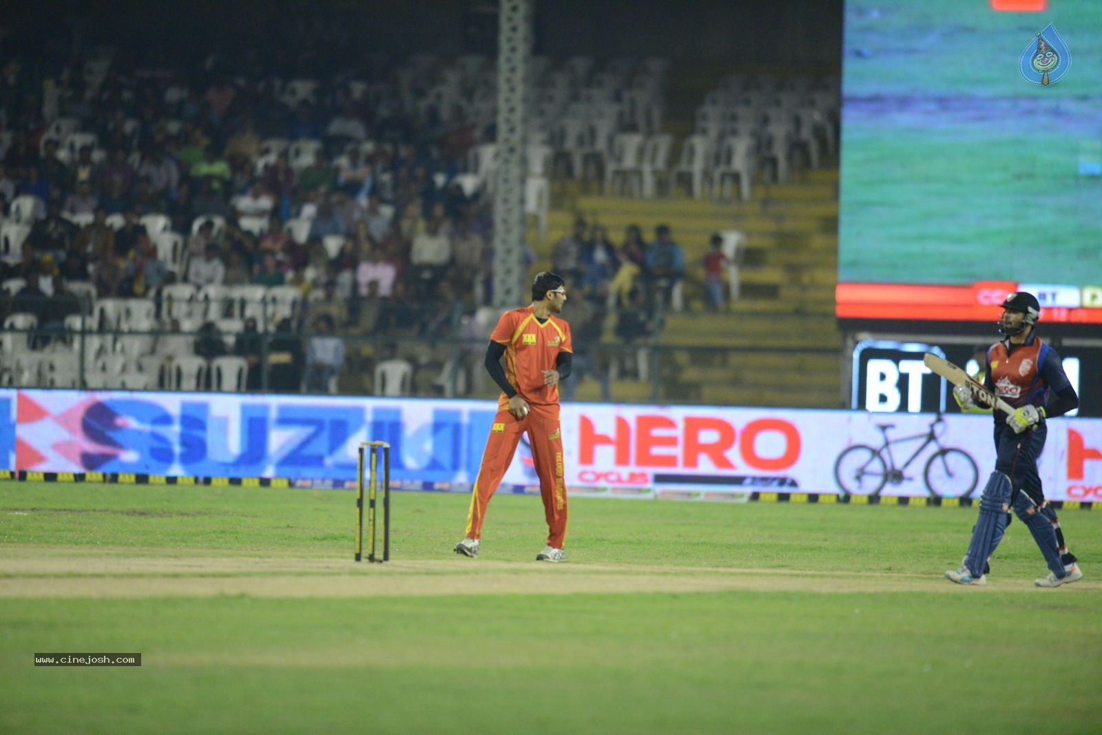 CCL5 Telugu warriors vs Bengal Tigers 01 - 167 / 214 photos
