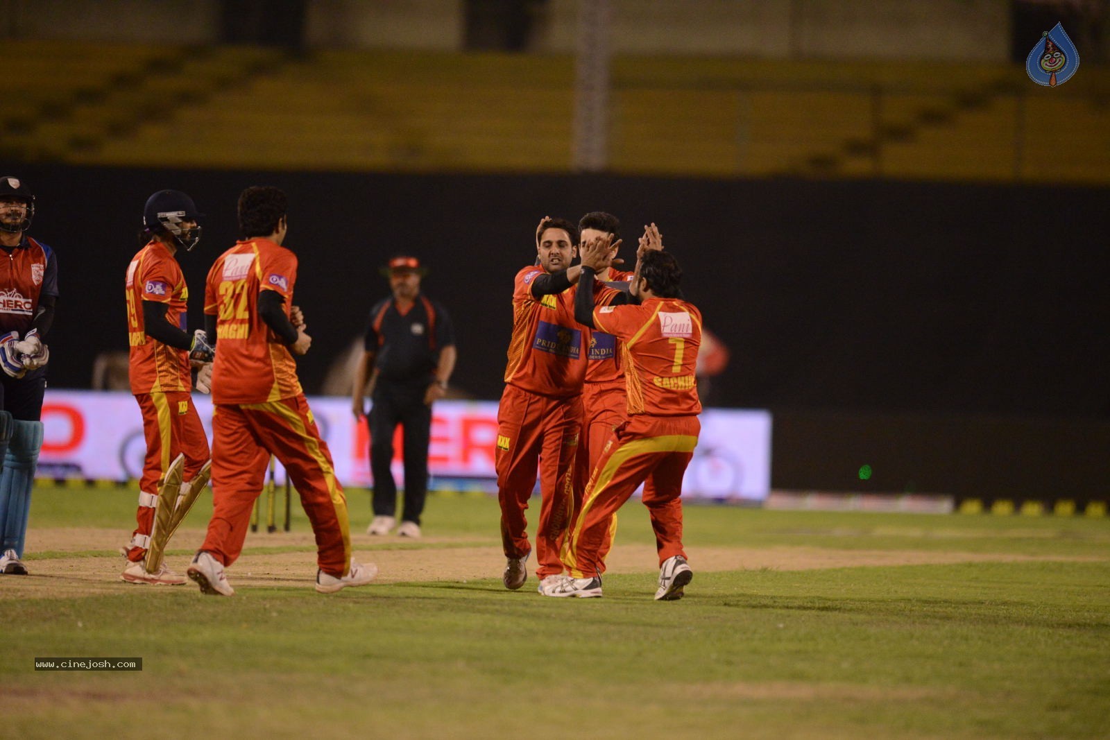 CCL5 Telugu warriors vs Bengal Tigers 01 - 171 / 214 photos