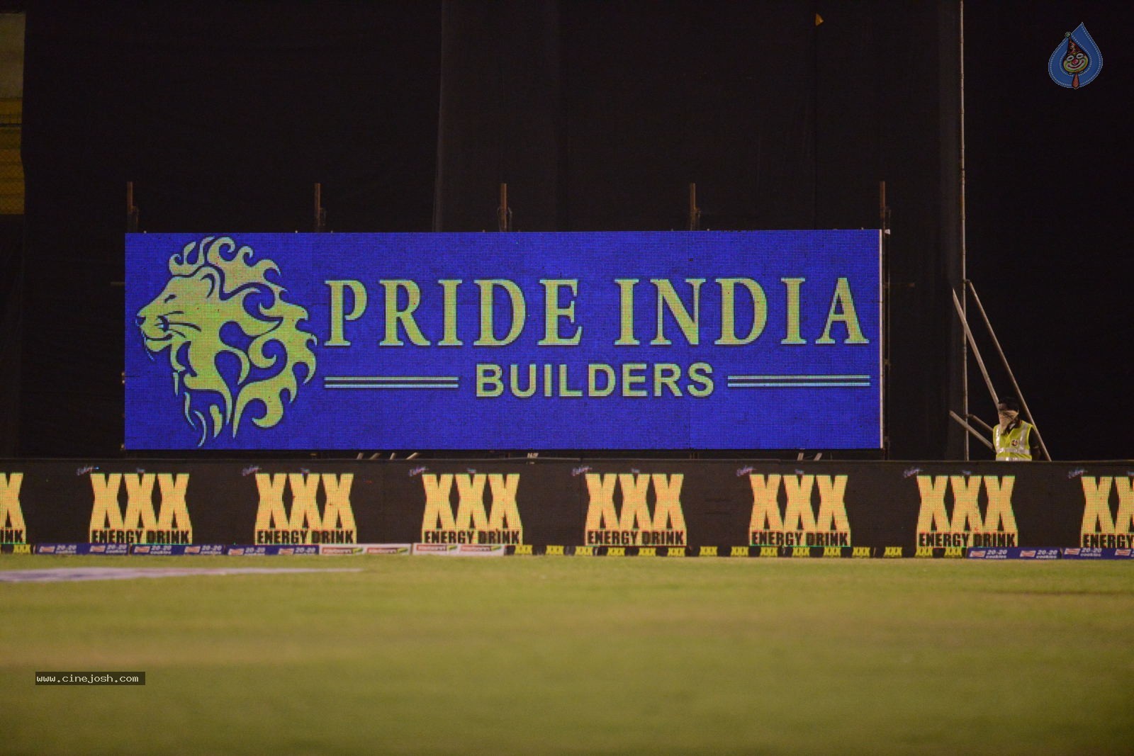 CCL5 Telugu warriors vs Bengal Tigers 01 - 182 / 214 photos