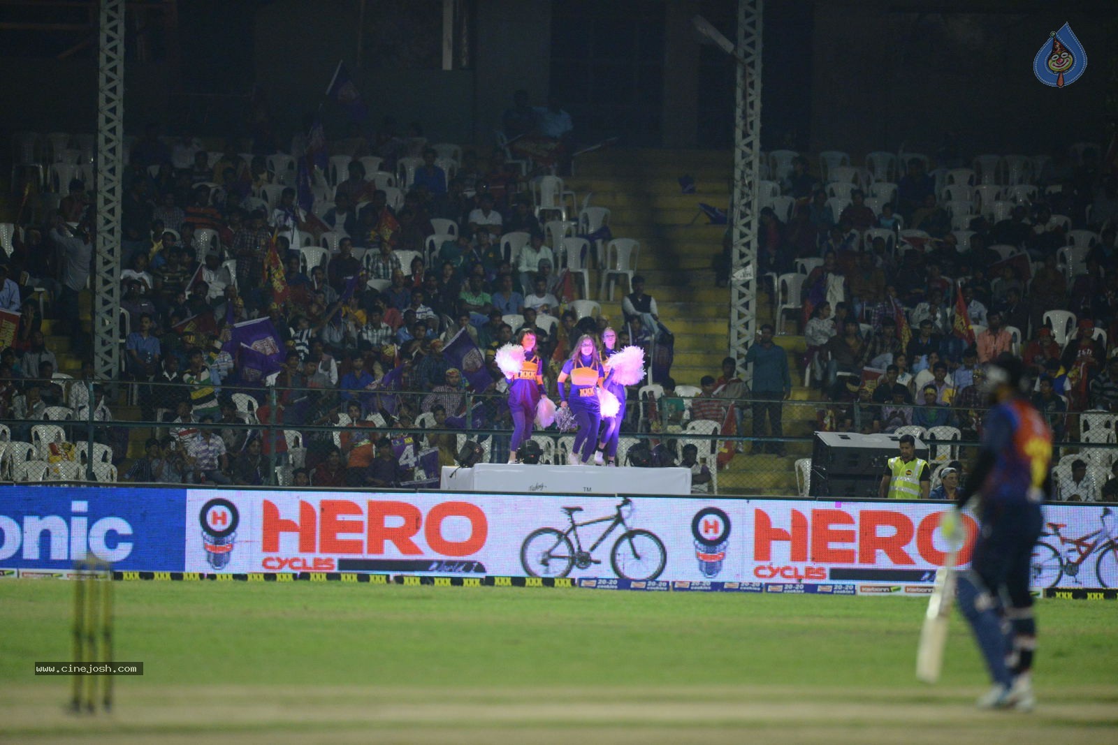 CCL5 Telugu warriors vs Bengal Tigers 01 - 185 / 214 photos