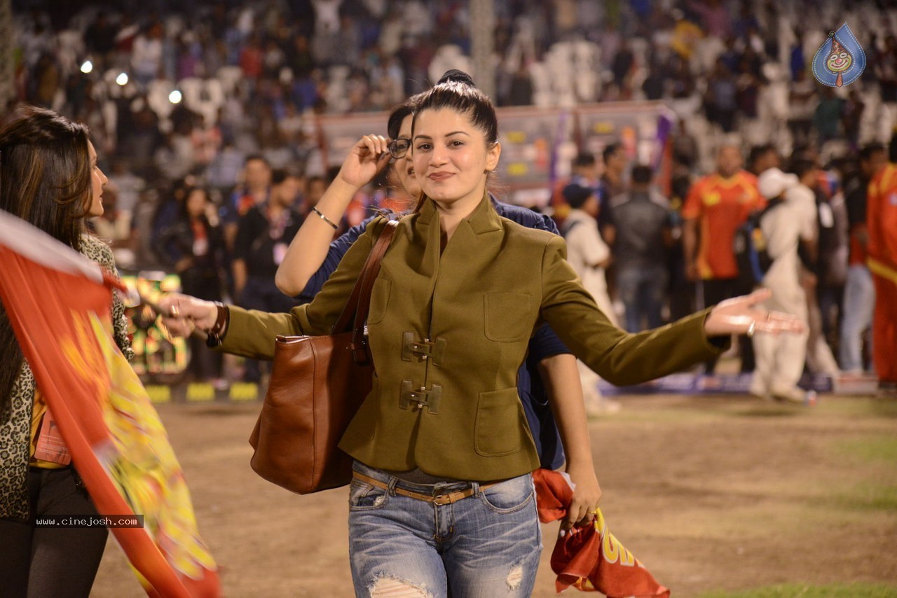 CCL5 Telugu warriors vs Bengal Tigers 02 - 7 / 62 photos