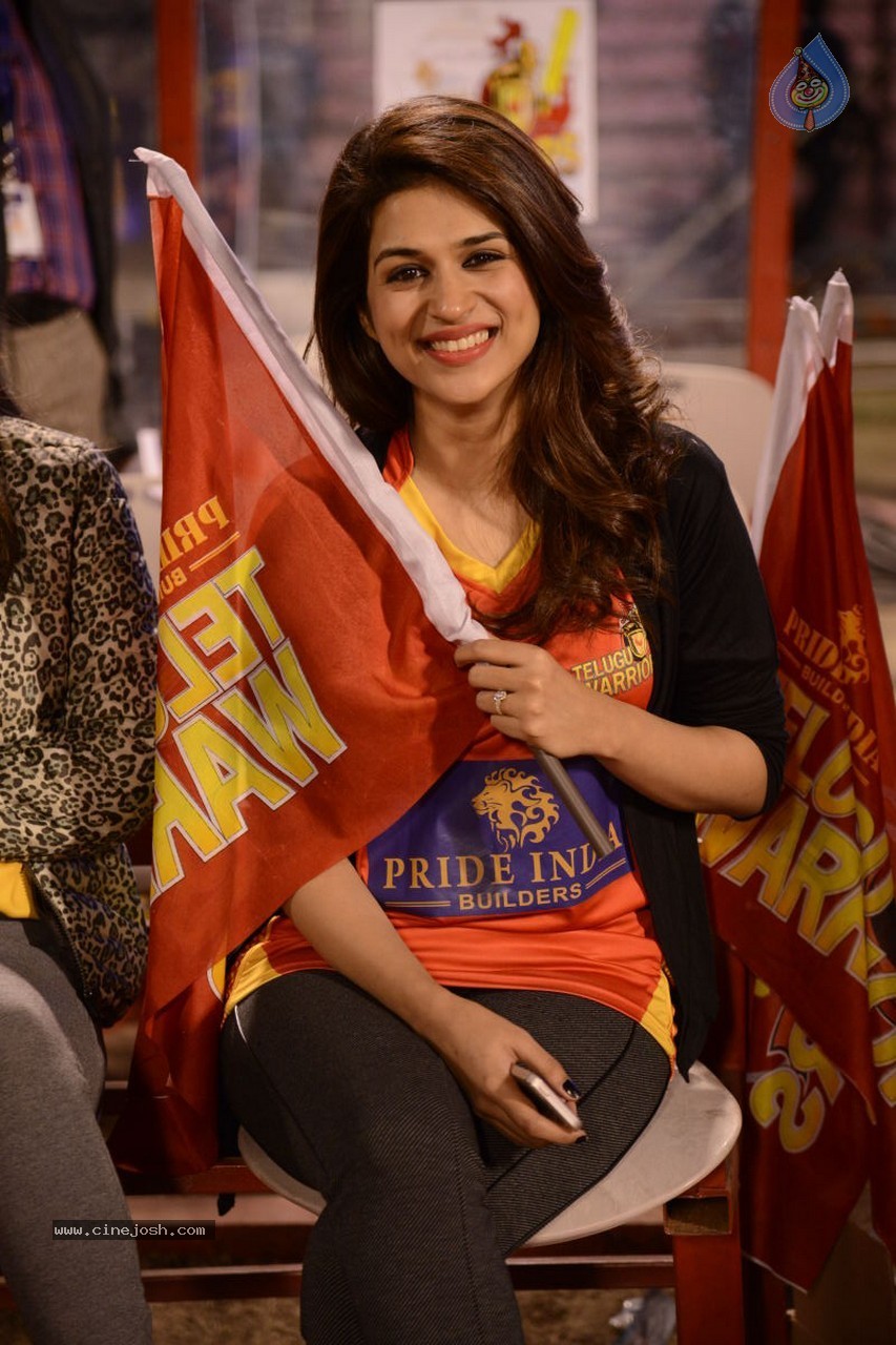 CCL5 Telugu warriors vs Bengal Tigers 02 - 10 / 62 photos