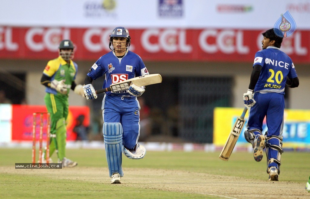 CCL 4 Final Karnataka Bulldozers Vs Kerala Strikers Match  - 47 / 132 photos