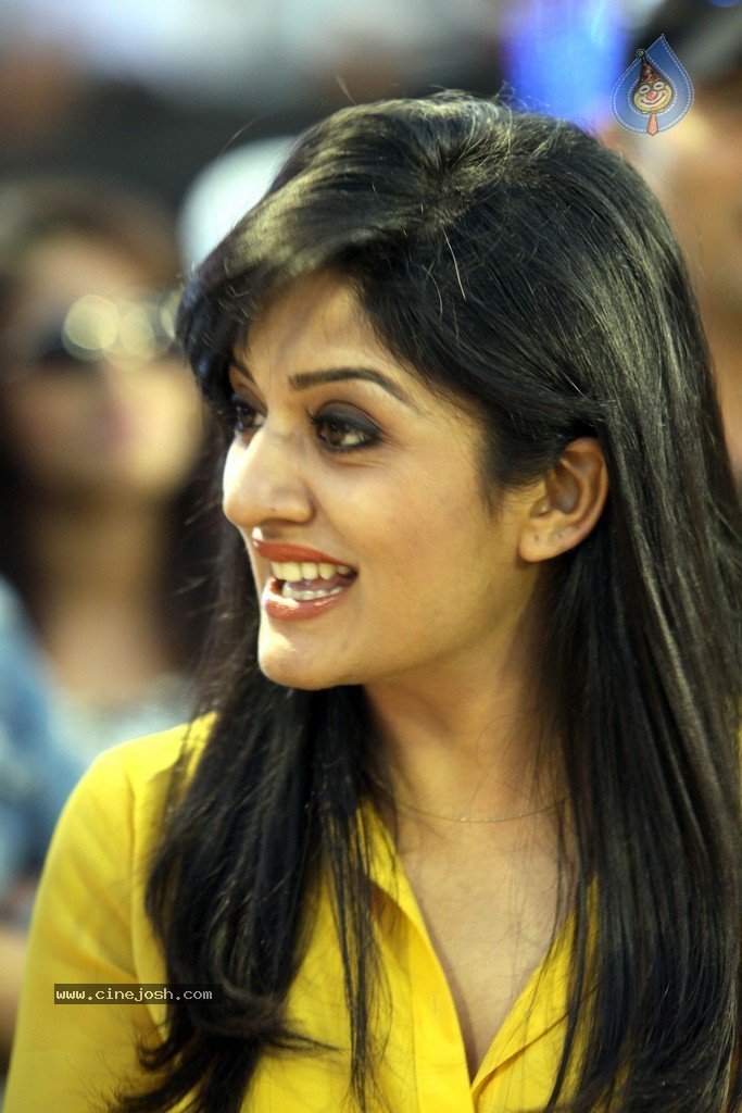 CCL 4 Final Karnataka Bulldozers Vs Kerala Strikers Match  - 56 / 132 photos