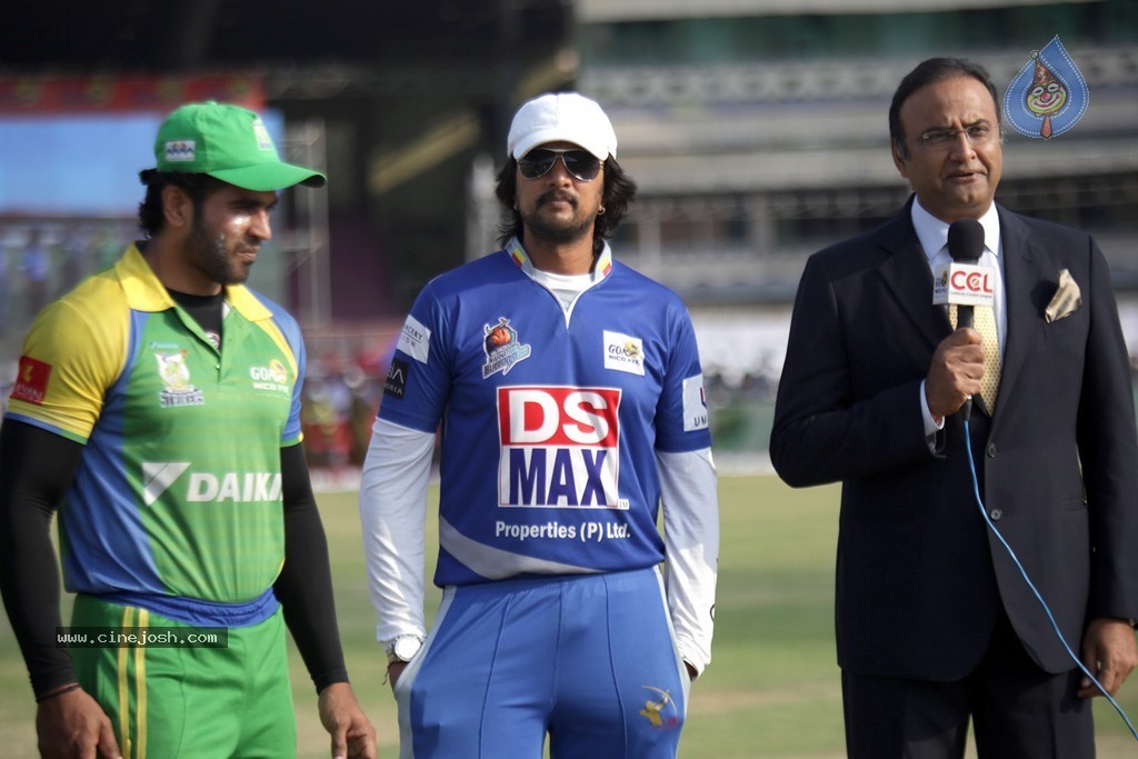 CCL 4 Final Karnataka Bulldozers Vs Kerala Strikers Match  - 68 / 132 photos