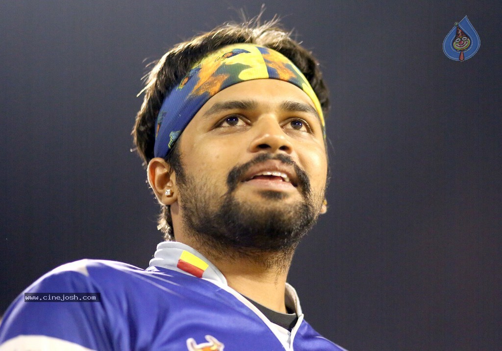 CCL 4 Final Karnataka Bulldozers Vs Kerala Strikers Match  - 73 / 132 photos