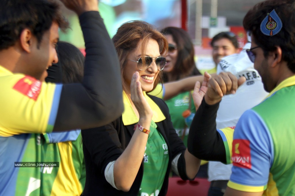 CCL 4 Final Karnataka Bulldozers Vs Kerala Strikers Match  - 81 / 132 photos