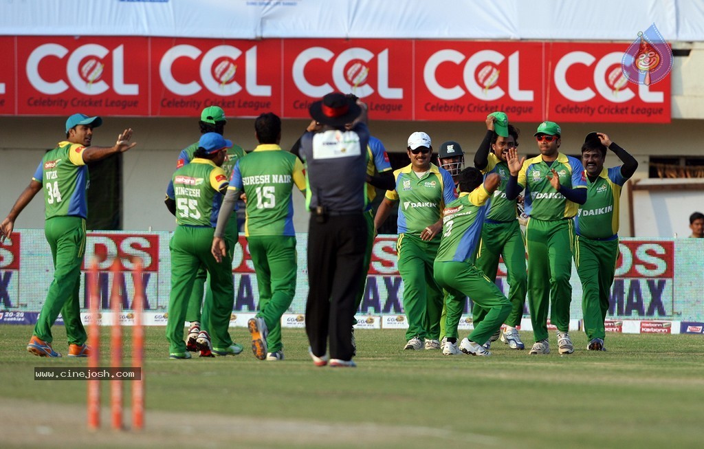 CCL 4 Final Karnataka Bulldozers Vs Kerala Strikers Match  - 84 / 132 photos