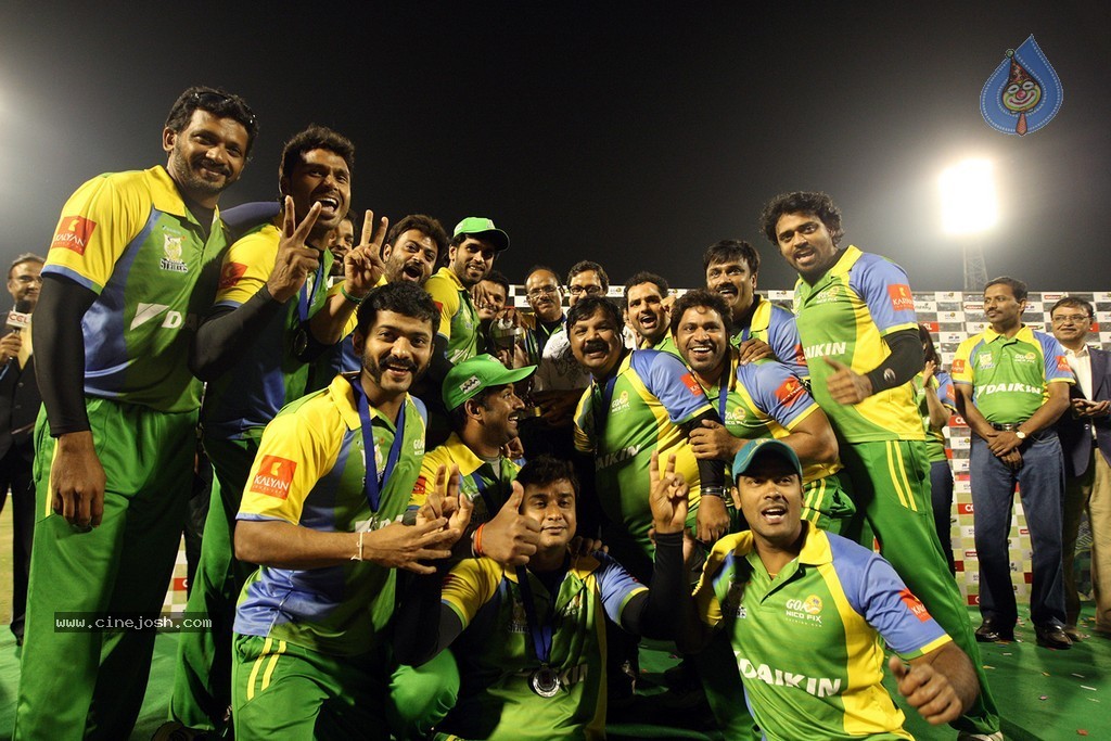 CCL 4 Final Karnataka Bulldozers Vs Kerala Strikers Match Photos - 43 / 62 photos