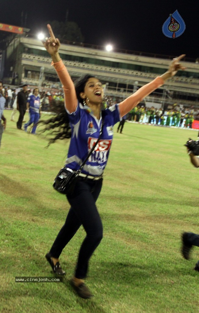 CCL 4 Final Karnataka Bulldozers Vs Kerala Strikers Match Photos - 45 / 62 photos