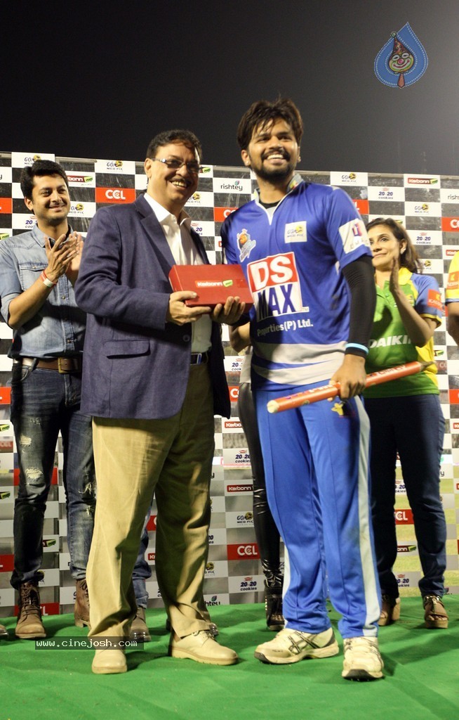 CCL 4 Final Karnataka Bulldozers Vs Kerala Strikers Match Photos - 49 / 62 photos