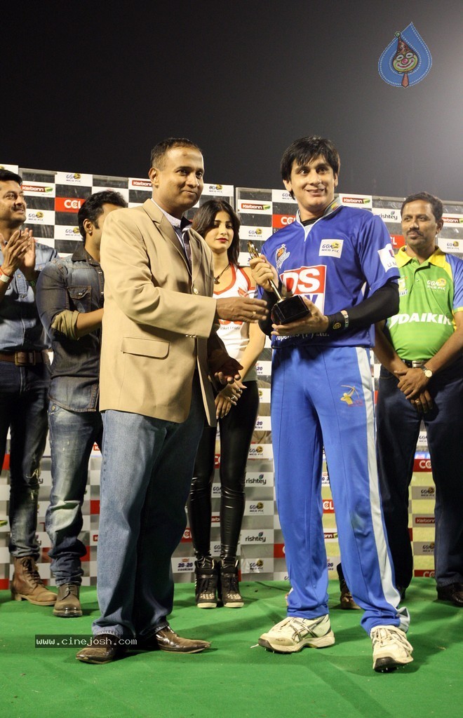 CCL 4 Final Karnataka Bulldozers Vs Kerala Strikers Match Photos - 51 / 62 photos