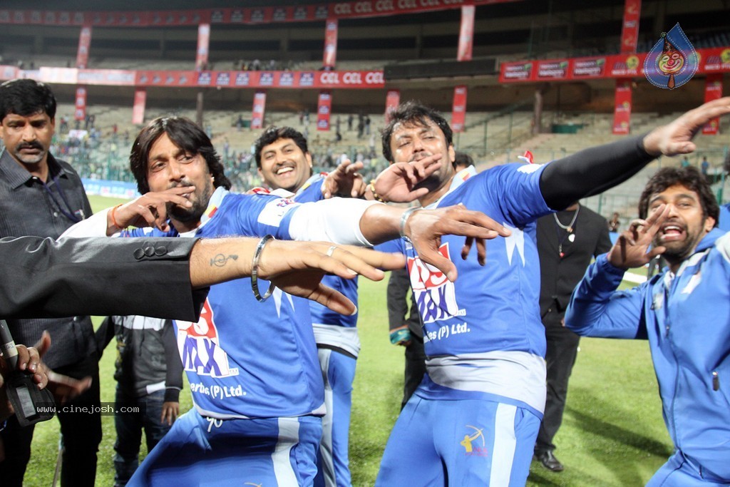CCL 4 Karnataka Bulldozers Vs Bengal Tigers Match  - 23 / 151 photos