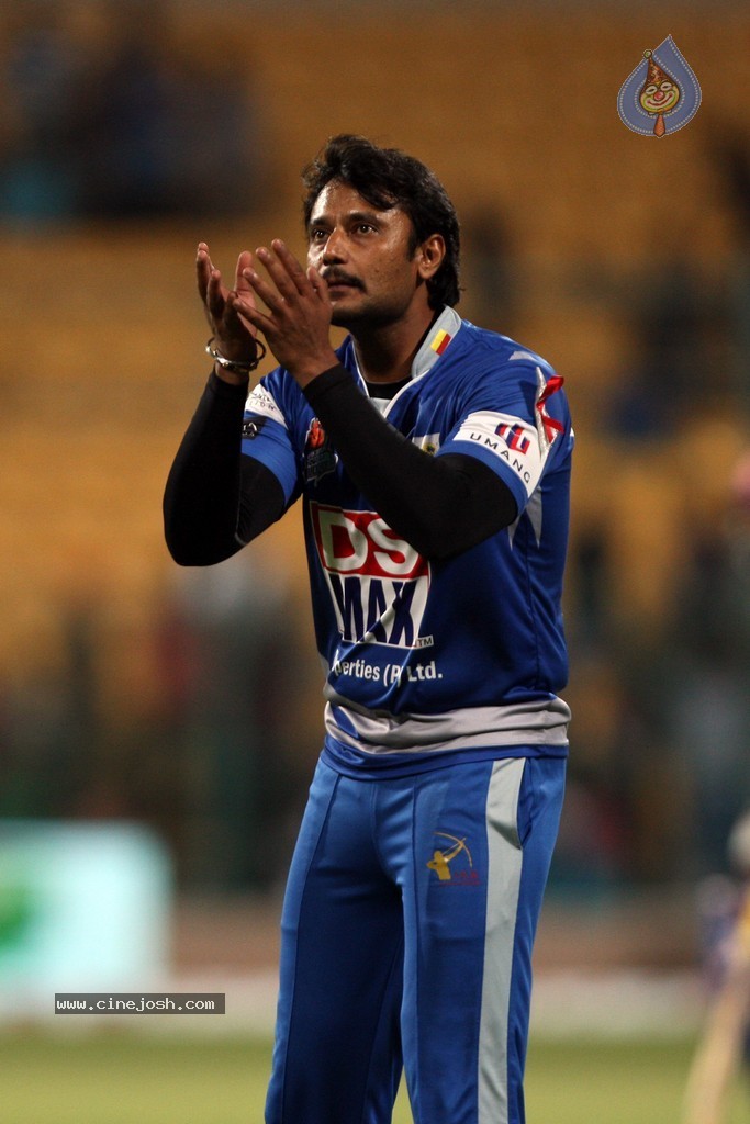 CCL 4 Karnataka Bulldozers Vs Bengal Tigers Match  - 26 / 151 photos