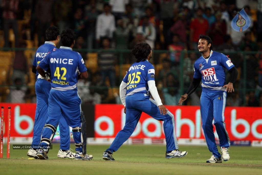 CCL 4 Karnataka Bulldozers Vs Bengal Tigers Match  - 37 / 151 photos