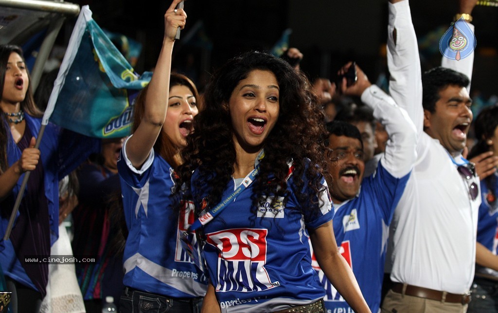 CCL 4 Karnataka Bulldozers Vs Bengal Tigers Match  - 41 / 151 photos
