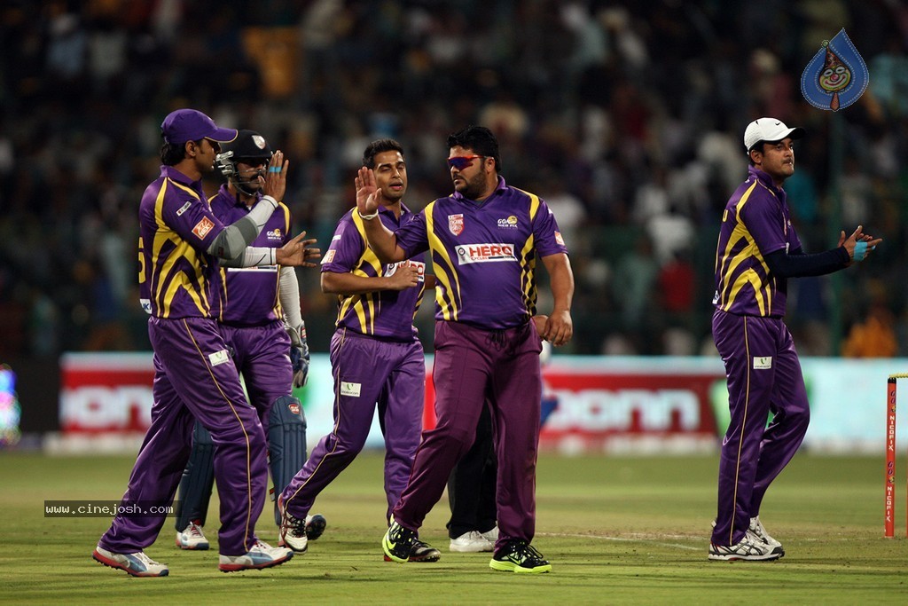 CCL 4 Karnataka Bulldozers Vs Bengal Tigers Match  - 66 / 151 photos