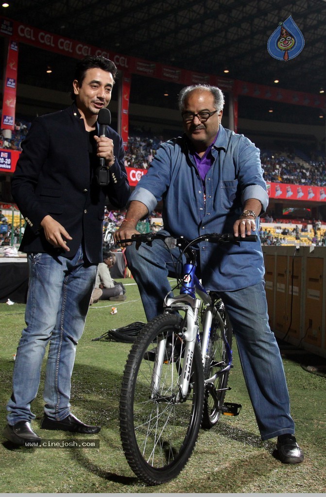 CCL 4 Karnataka Bulldozers Vs Bengal Tigers Match  - 69 / 151 photos