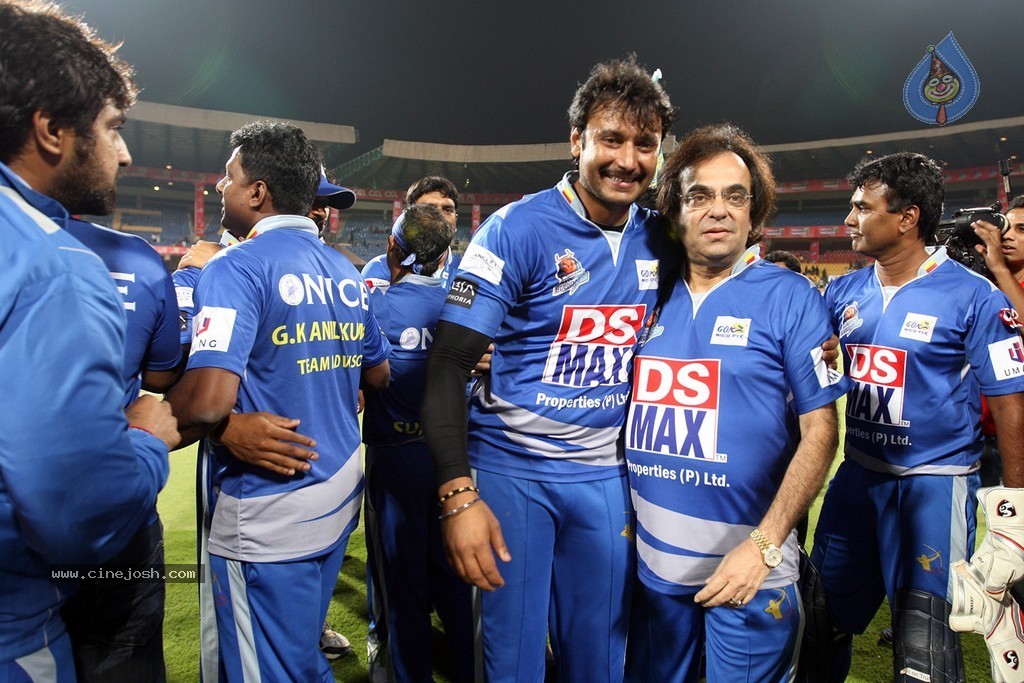 CCL 4 Karnataka Bulldozers Vs Bengal Tigers Match  - 75 / 151 photos