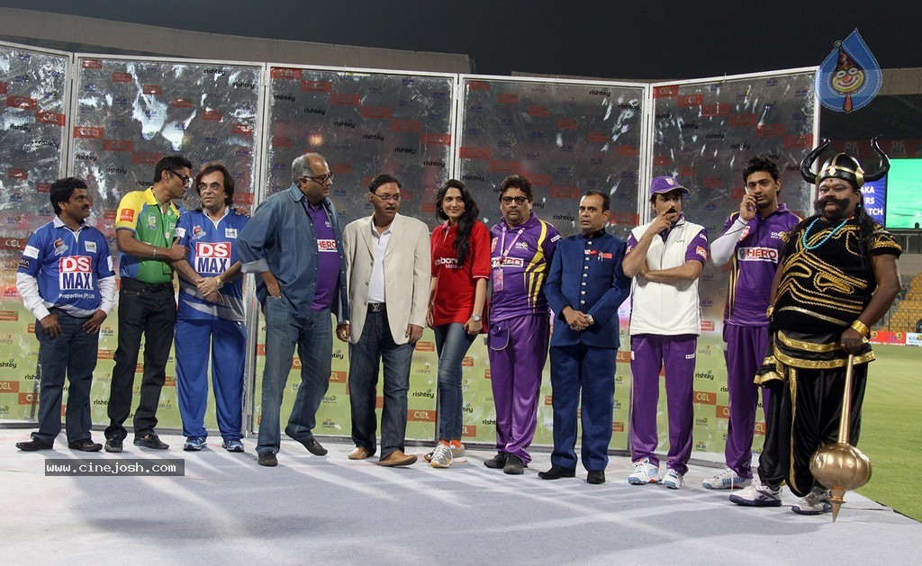 CCL 4 Karnataka Bulldozers Vs Bengal Tigers Match  - 79 / 151 photos