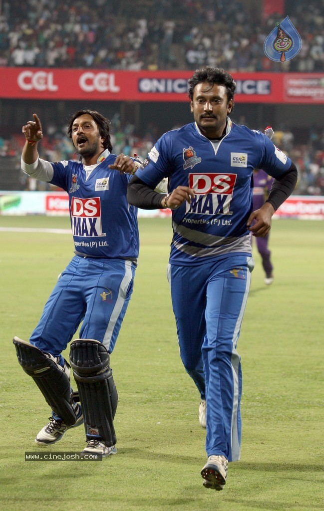 CCL 4 Karnataka Bulldozers Vs Bengal Tigers Match  - 87 / 151 photos