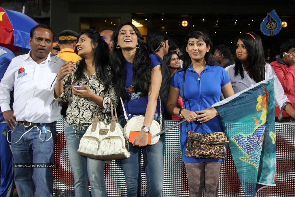 CCL 4 Karnataka Bulldozers Vs Bengal Tigers Match  - 88 / 151 photos