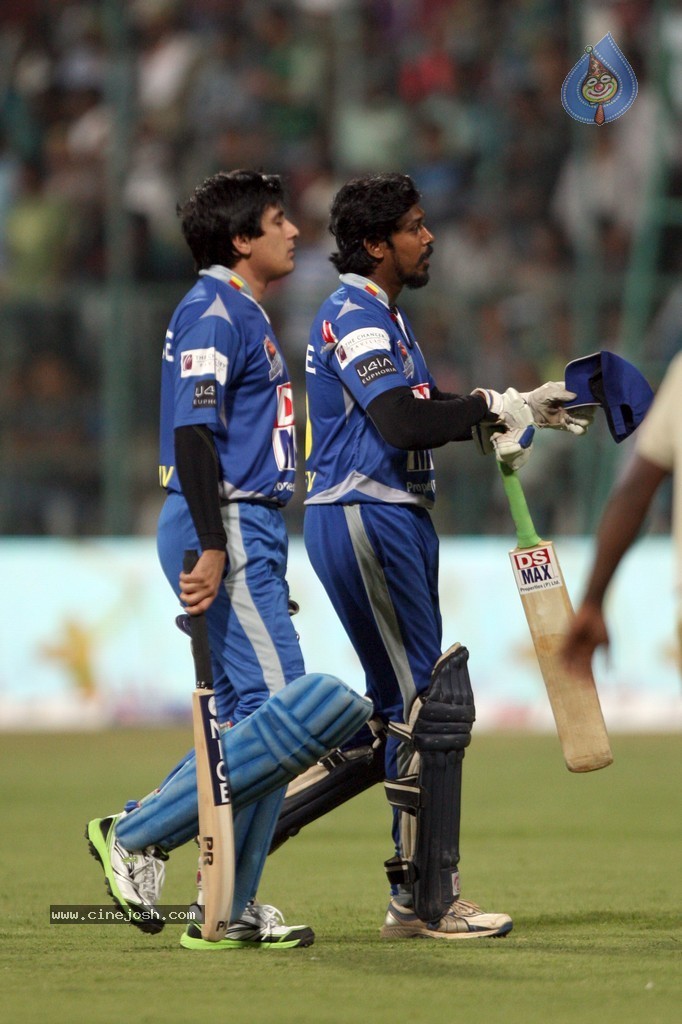 CCL 4 Karnataka Bulldozers Vs Bengal Tigers Match  - 110 / 151 photos