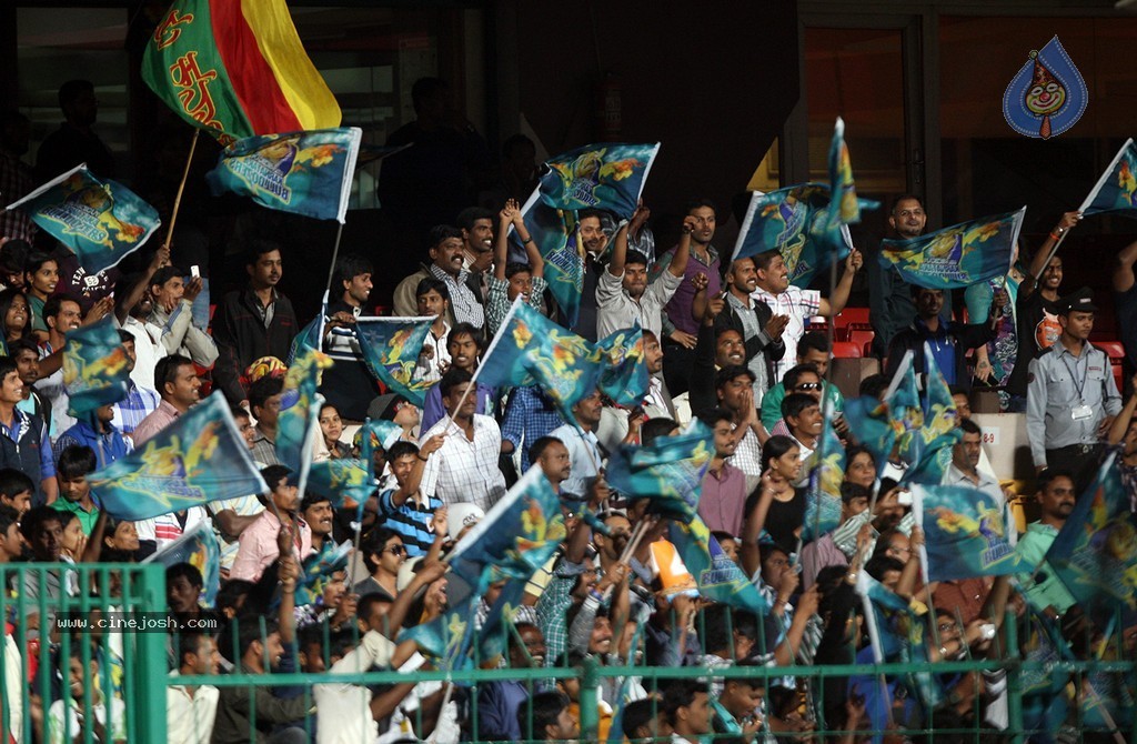 CCL 4 Karnataka Bulldozers Vs Bengal Tigers Match  - 123 / 151 photos