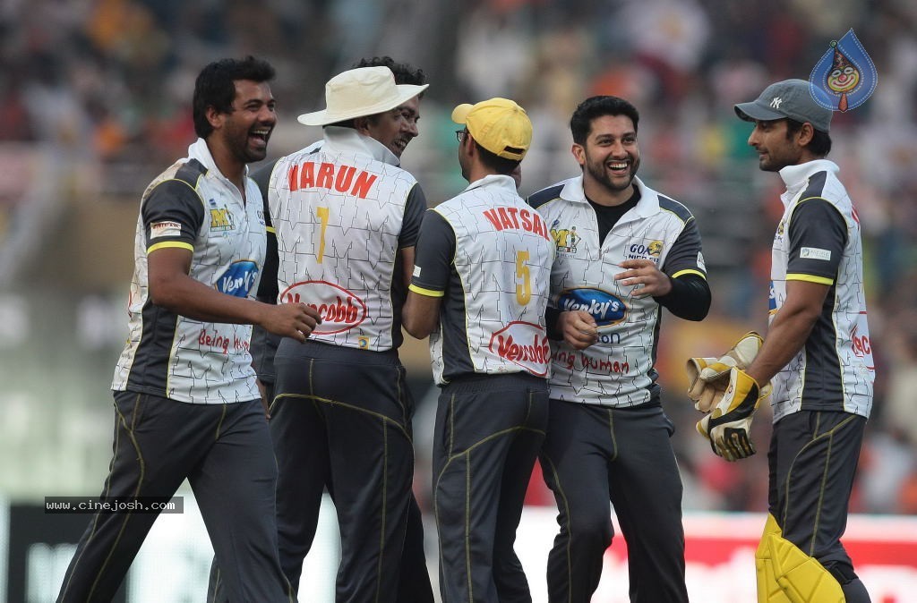 CCL 4 Mumbai Heroes Vs Chennai Rhinos Match - 2 / 97 photos