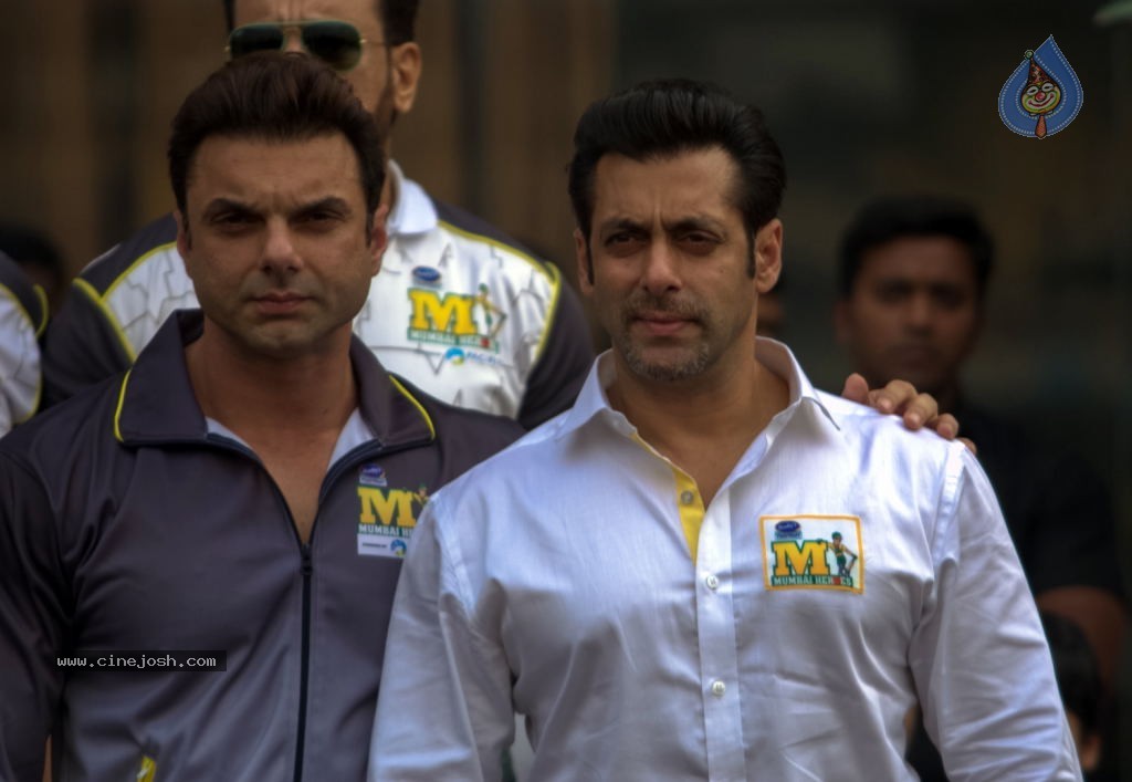 CCL 4 Mumbai Heroes Vs Chennai Rhinos Match - 34 / 97 photos