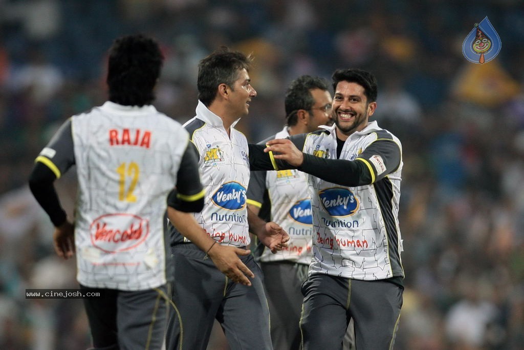 CCL 4 Mumbai Heroes Vs Chennai Rhinos Match - 52 / 97 photos