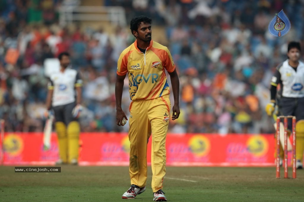 CCL 4 Mumbai Heroes Vs Chennai Rhinos Match - 61 / 97 photos