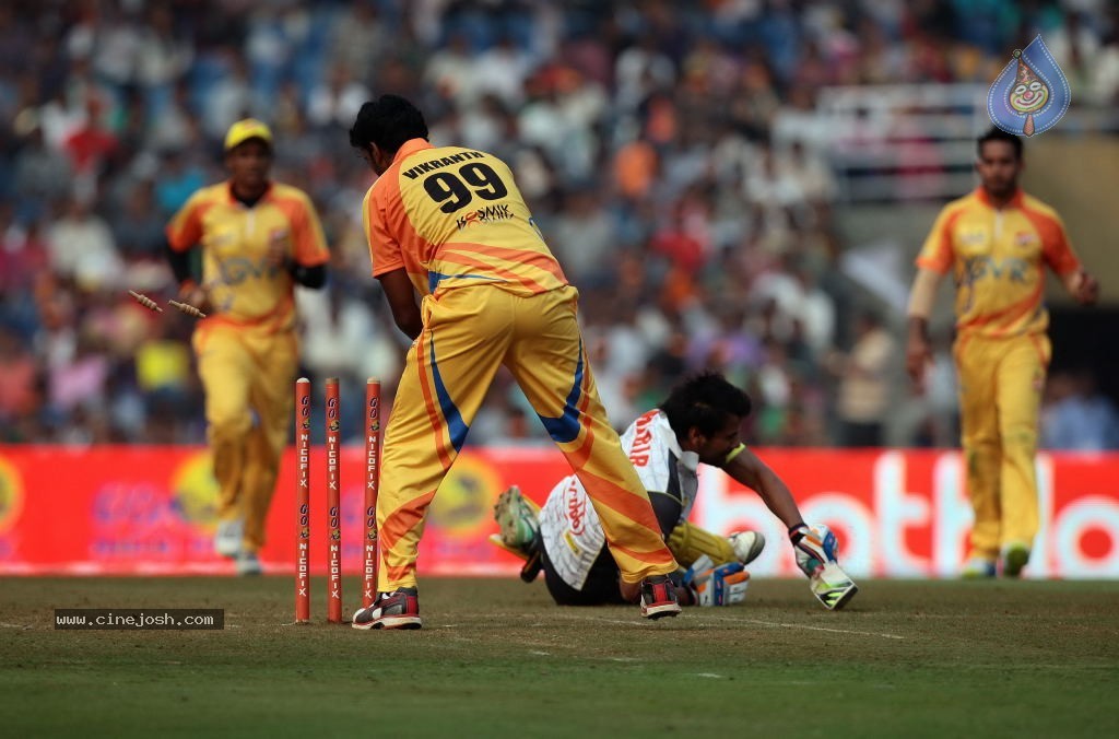 CCL 4 Mumbai Heroes Vs Chennai Rhinos Match - 69 / 97 photos