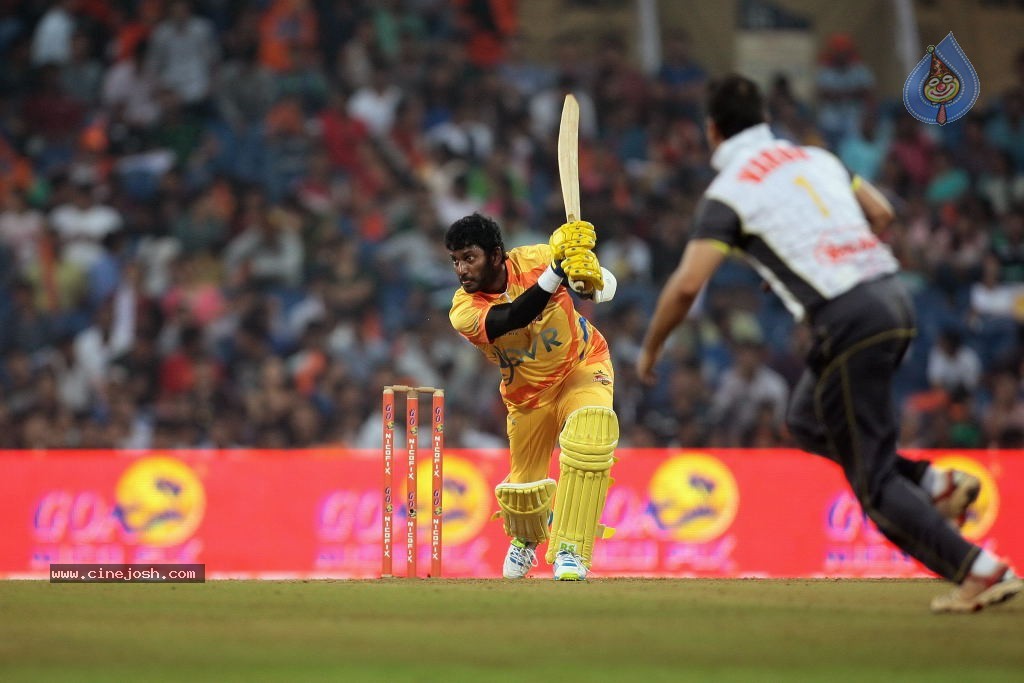CCL 4 Mumbai Heroes Vs Chennai Rhinos Match - 88 / 97 photos