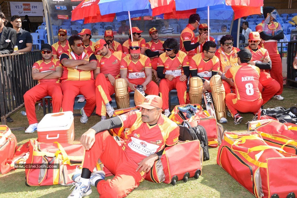 CCL 4 Telugu Warriors vs Kerala Strikers Match 01 - 25 / 40 photos