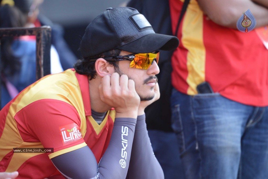 CCL 4 Telugu Warriors vs Kerala Strikers Match 01 - 30 / 40 photos