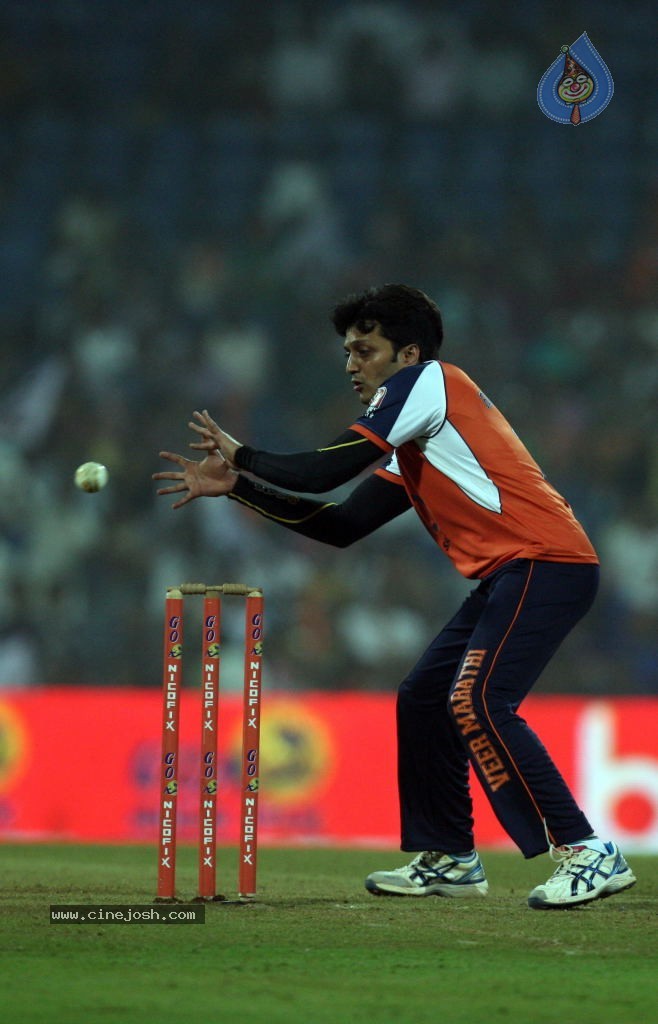 CCL 4 Veer Marathi Vs Bhojpuri Dabanggs Match - 18 / 111 photos