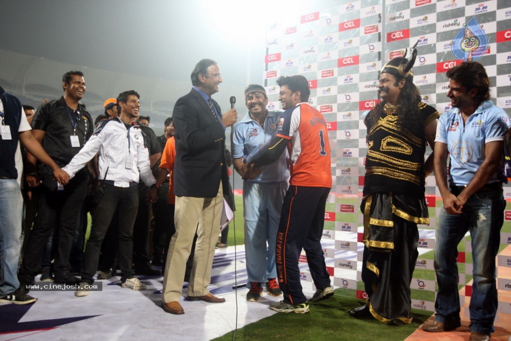 CCL 4 Veer Marathi Vs Bhojpuri Dabanggs Match - 67 / 111 photos