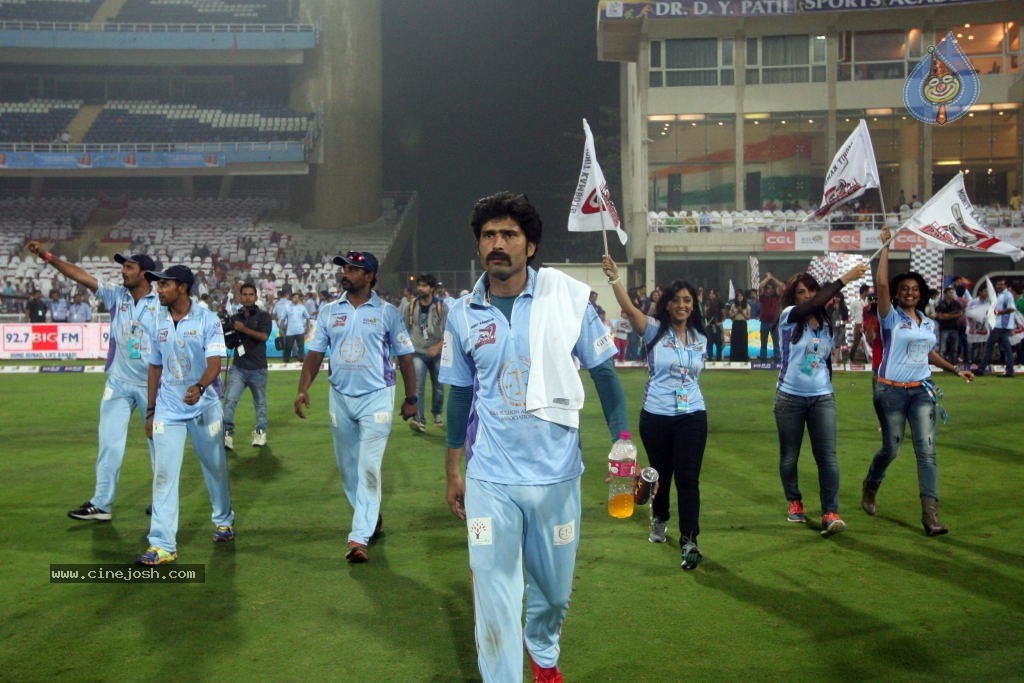 CCL 4 Veer Marathi Vs Bhojpuri Dabanggs Match - 106 / 111 photos