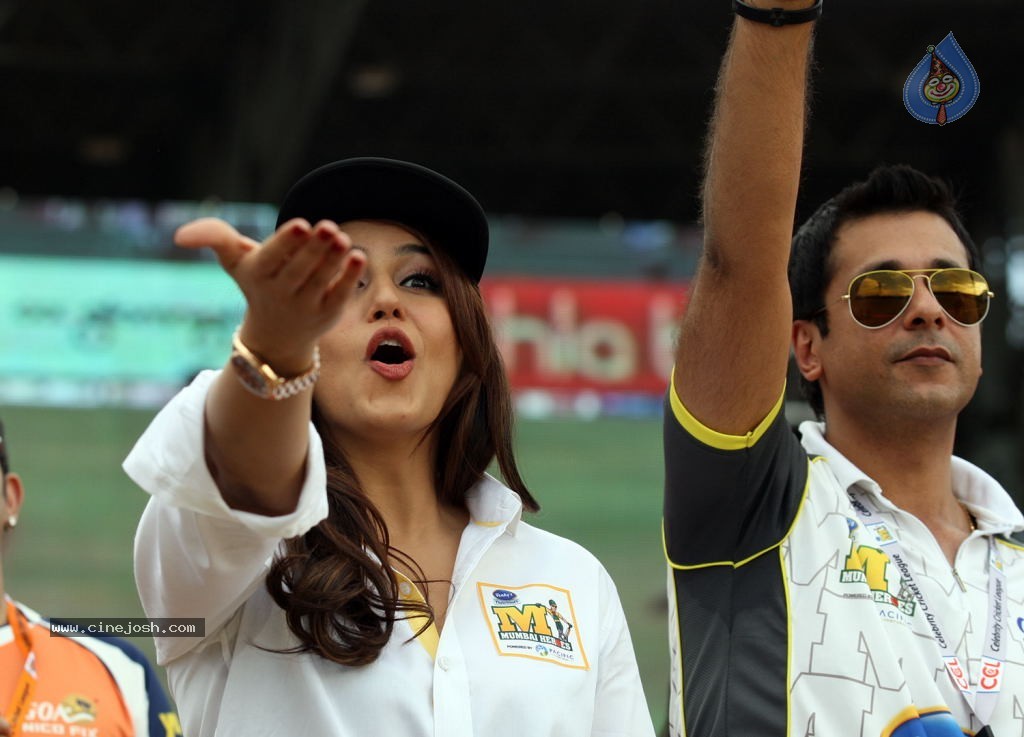 CCL 4 Veer Marathi Vs Mumbai Heroes Match - 22 / 190 photos
