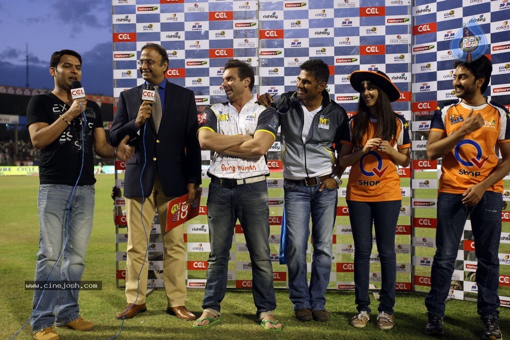 CCL 4 Veer Marathi Vs Mumbai Heroes Match - 90 / 190 photos