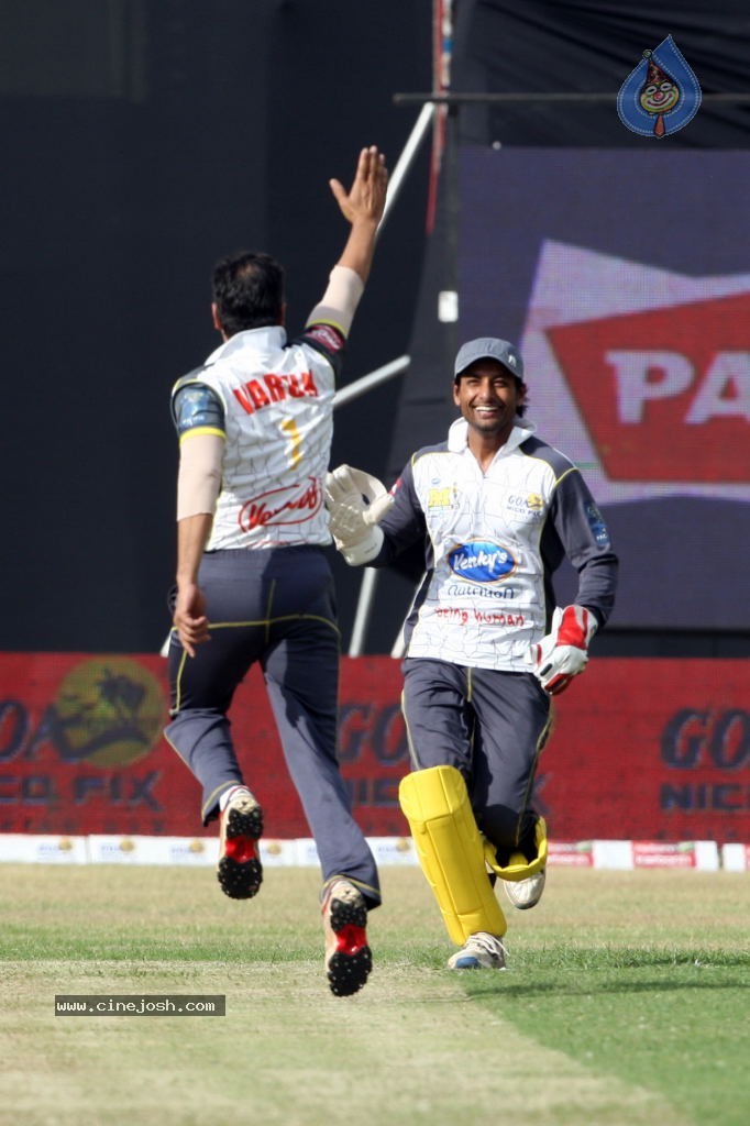 CCL 4 Veer Marathi Vs Mumbai Heroes Match - 111 / 190 photos