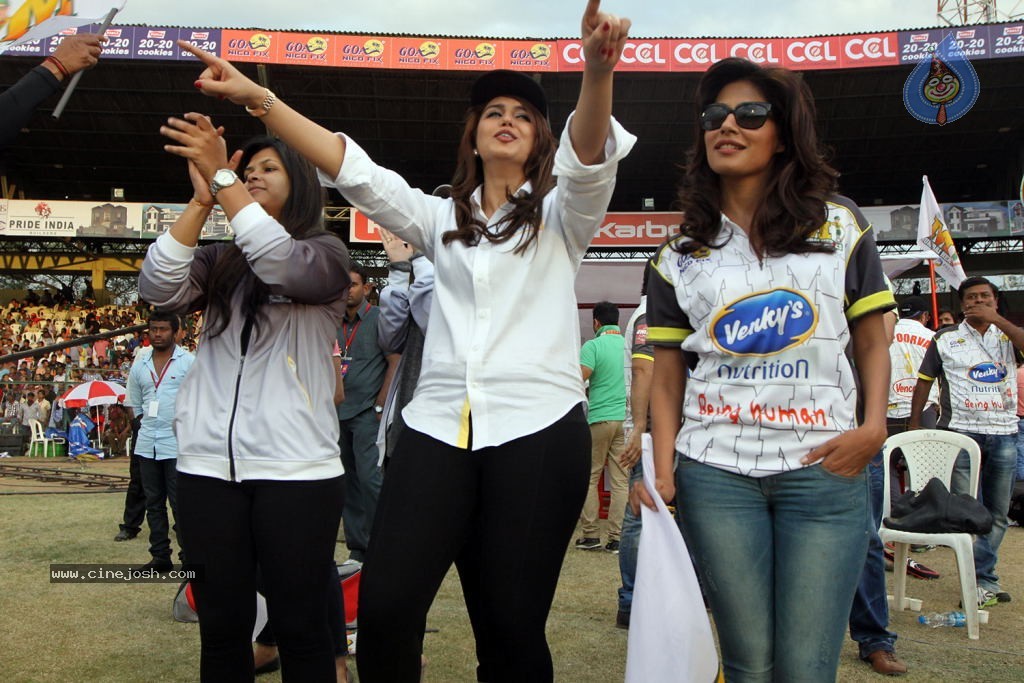 CCL 4 Veer Marathi Vs Mumbai Heroes Match - 121 / 190 photos