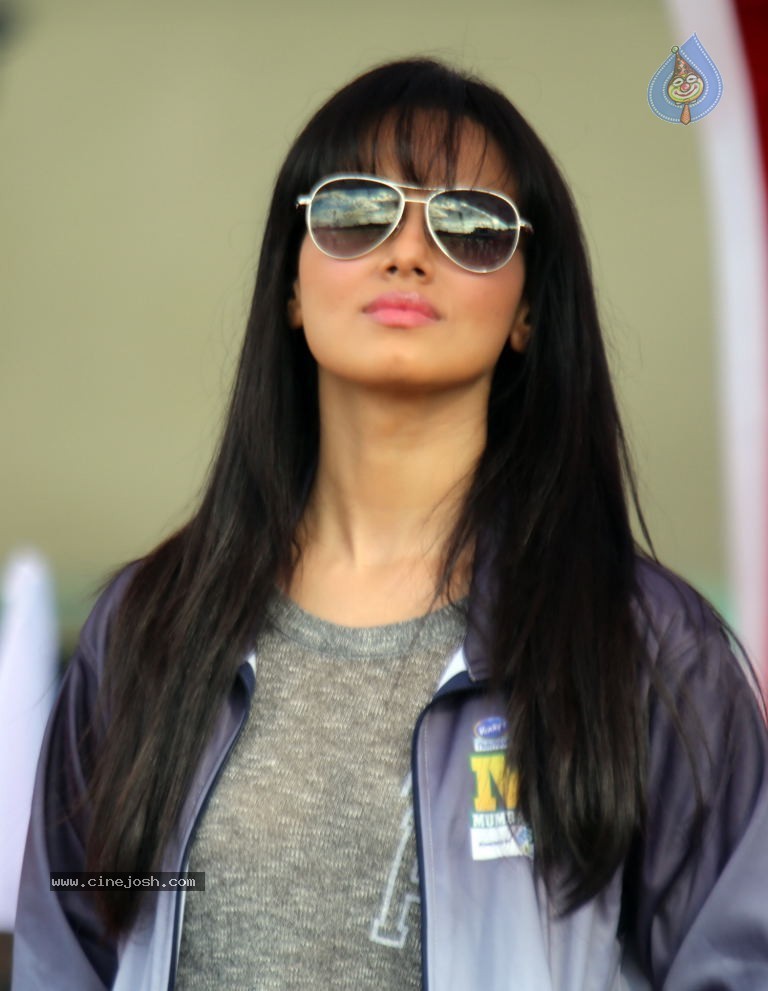 CCL 4 Veer Marathi Vs Mumbai Heroes Match - 127 / 190 photos