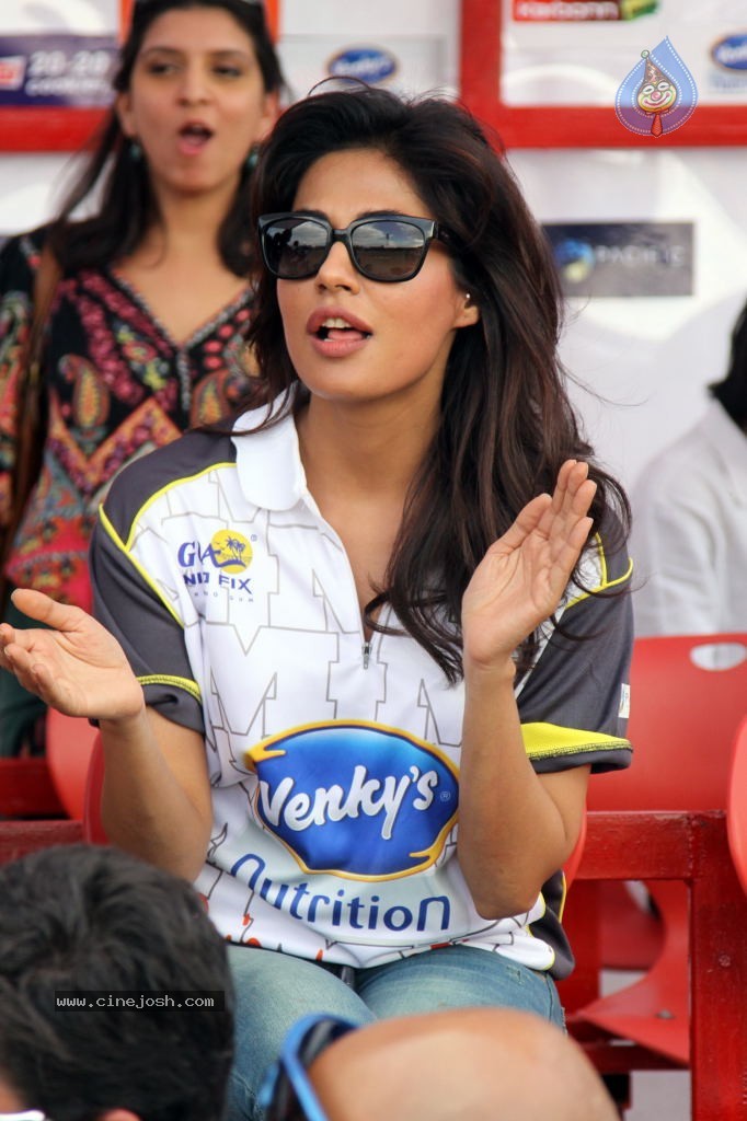 CCL 4 Veer Marathi Vs Mumbai Heroes Match - 138 / 190 photos