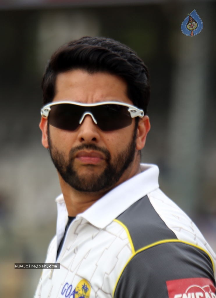 CCL 4 Veer Marathi Vs Mumbai Heroes Match - 139 / 190 photos