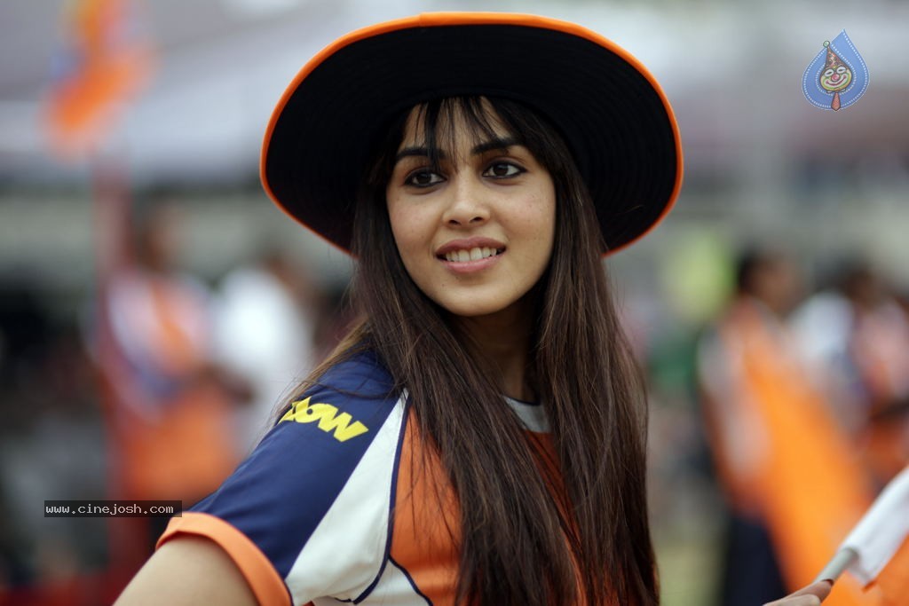 CCL 4 Veer Marathi Vs Mumbai Heroes Match - 149 / 190 photos