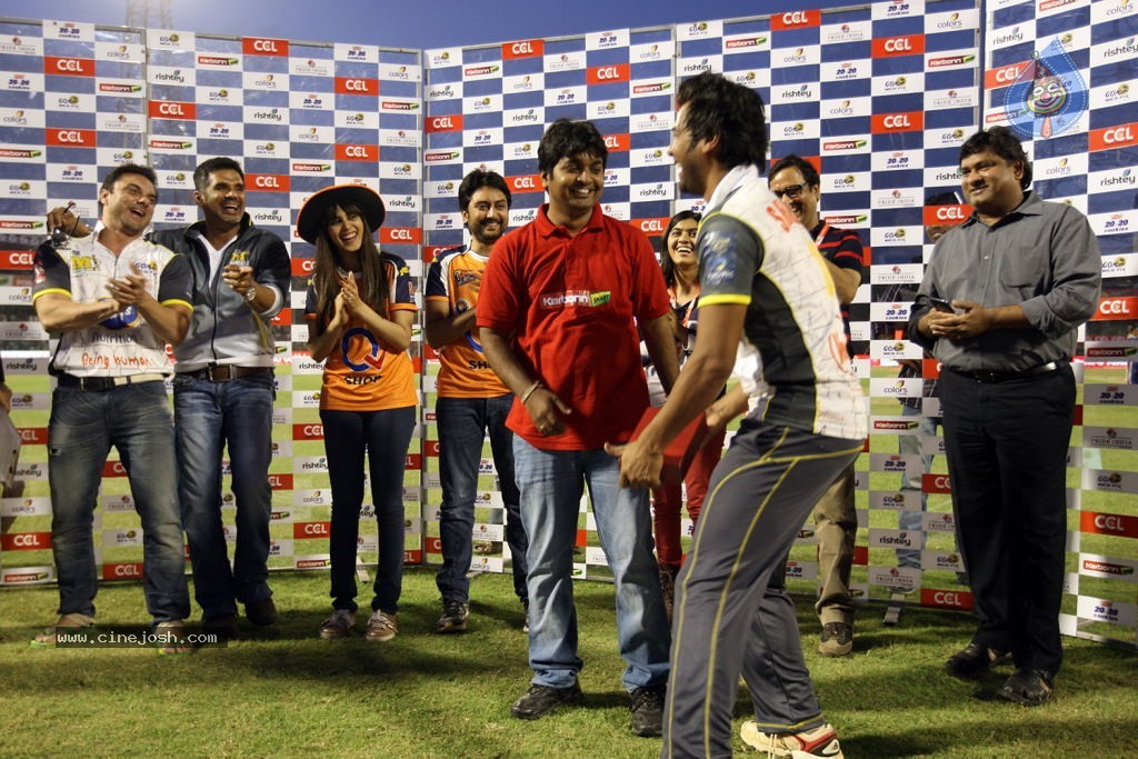 CCL 4 Veer Marathi Vs Mumbai Heroes Match - 174 / 190 photos